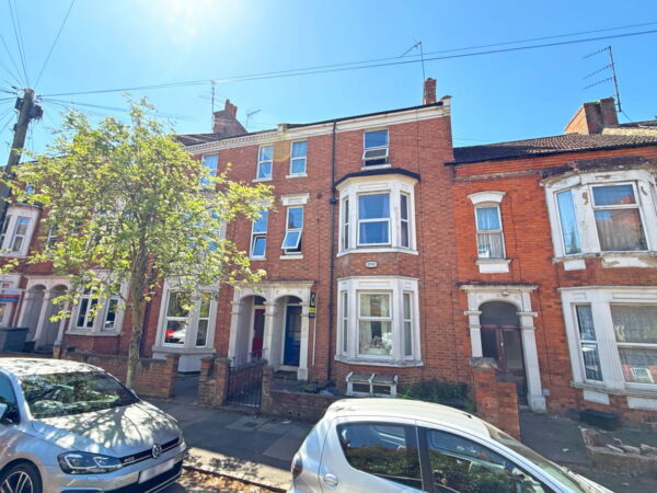 St. Michaels Avenue, Northampton, Northamptonshire, NN1 4JQ