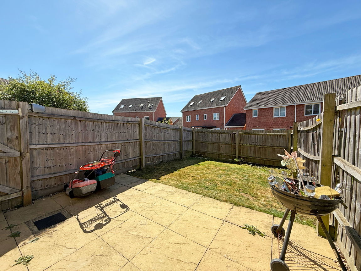 Starling Close, Corby, NN18 8FL