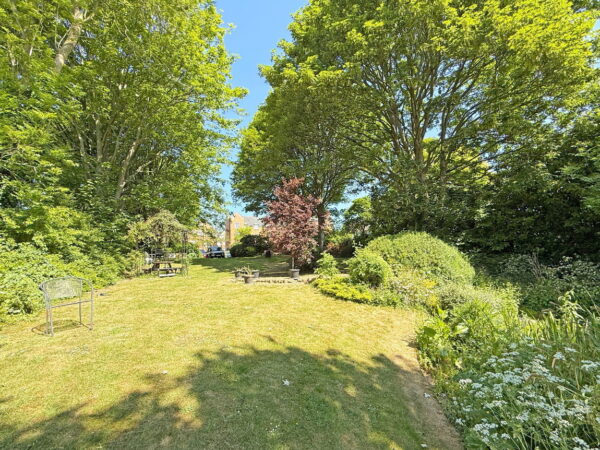 Well Lane, Rothwell, Kettering, Northamptonshire, NN14 6DQ
