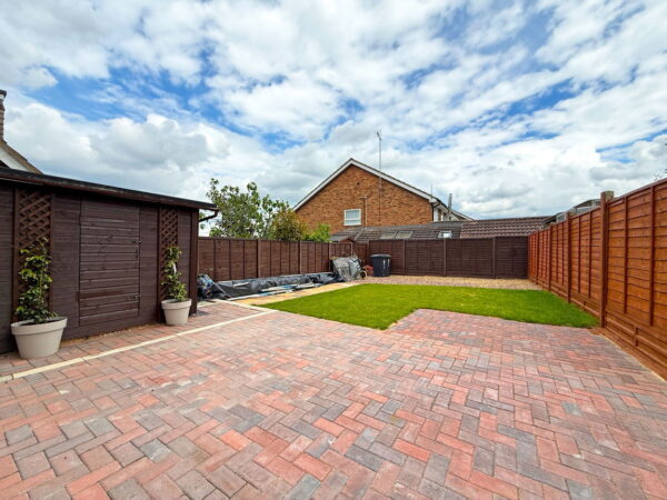 Dingle Road, Rushden, Northamptonshire, NN10 6RX