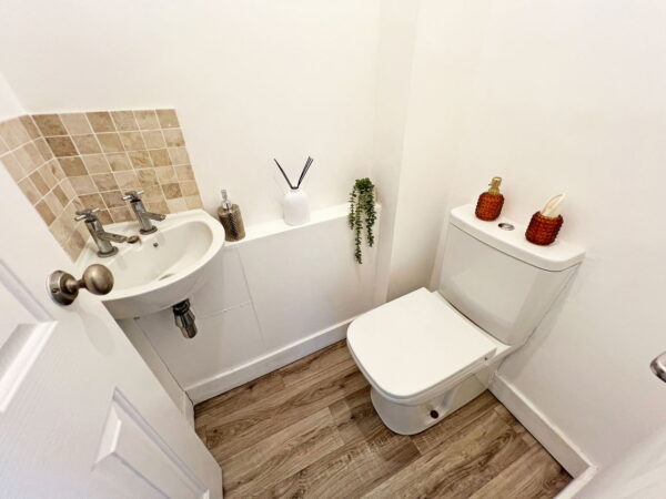 Beechfield Close, Great Glen, Leicester, LE8 9EU