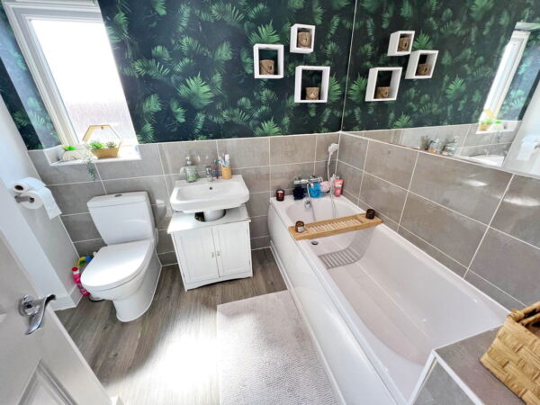 Usherwood Way, Hugglescote, LE67 2HN