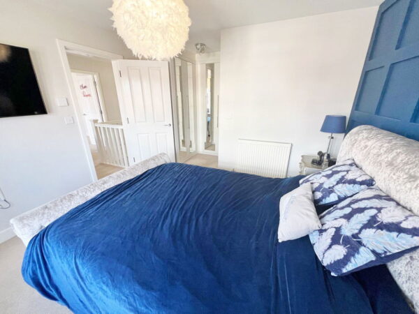 Usherwood Way, Hugglescote, LE67 2HN