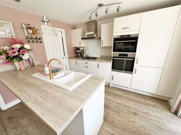 Usherwood Way, Hugglescote, LE67 2HN