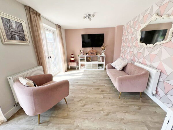 Usherwood Way, Hugglescote, LE67 2HN