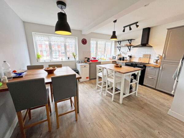 Bradgate Road, Anstey, Leicester, LE7 7FB