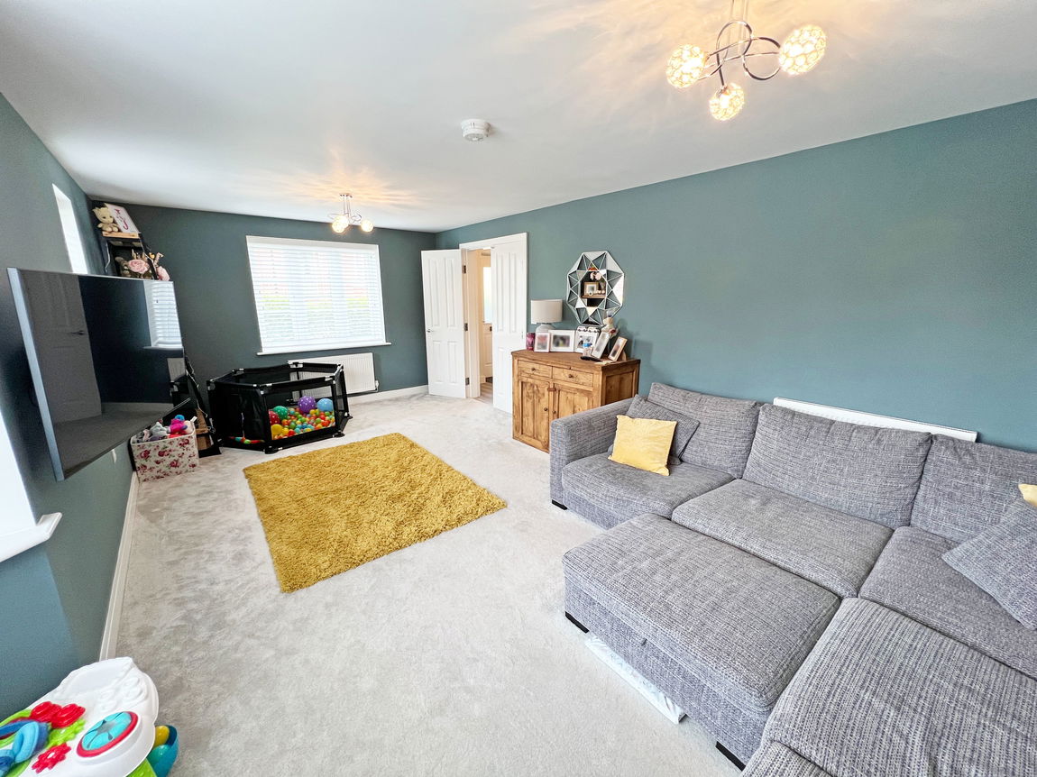 Cassley Crescent, Lubbesthorpe, Leicester, LE19 4BJ