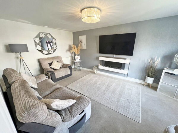 Usherwood Way, Hugglescote, LE67 2HN