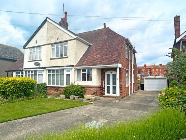 Arcadia Crescent, Skegness, Lincolnshire, PE25 3JE