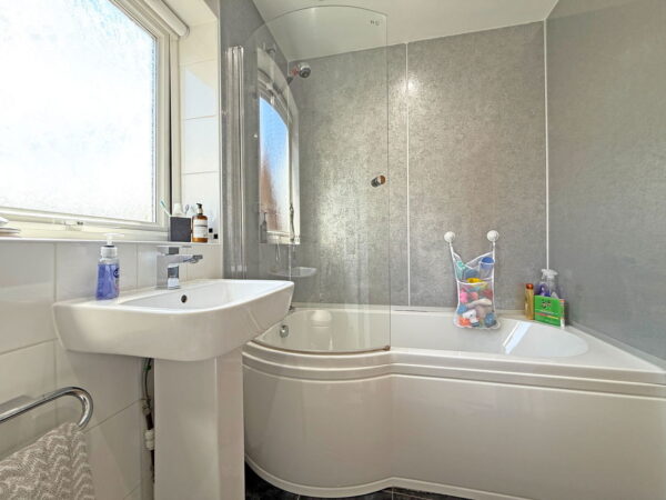 Ash Grove, Bugbrooke, Northampton, Northamptonshire, NN7 3RA