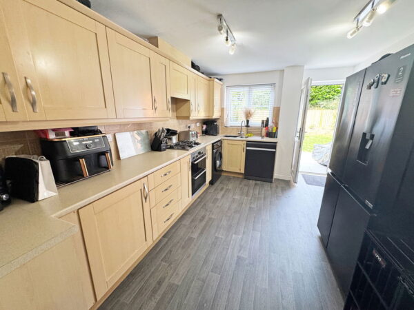 Green Close, Irthlingborough, NN9 5UN