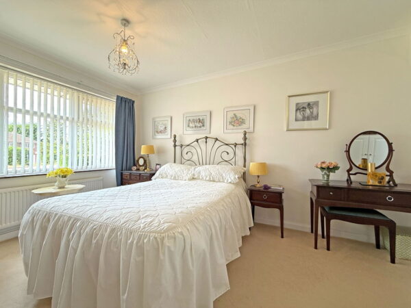 Darlow Drive, Biddenham, Bedford, Bedfordshire, MK40 4AY