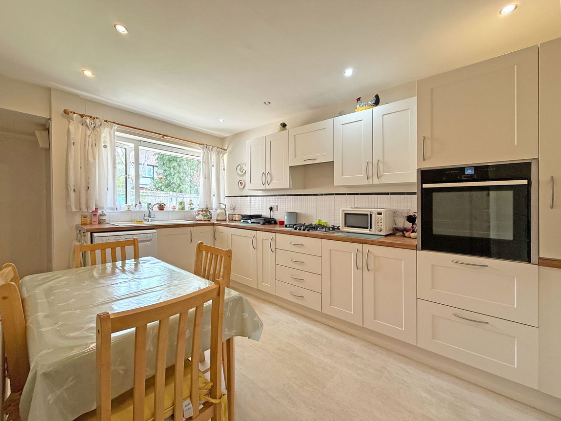Darlow Drive, Biddenham, Bedford, Bedfordshire, MK40 4AY