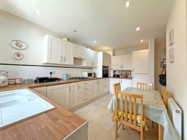 Darlow Drive, Biddenham, Bedford, Bedfordshire, MK40 4AY