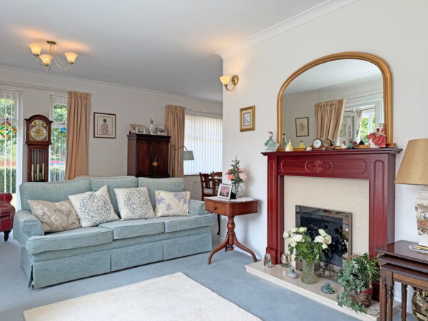 Darlow Drive, Biddenham, Bedford, Bedfordshire, MK40 4AY