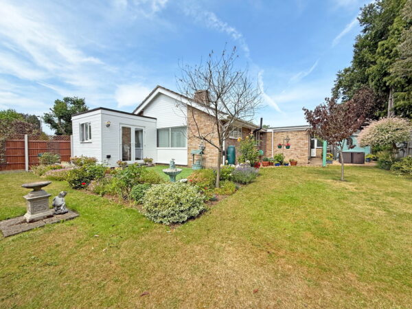 Darlow Drive, Biddenham, Bedford, Bedfordshire, MK40 4AY