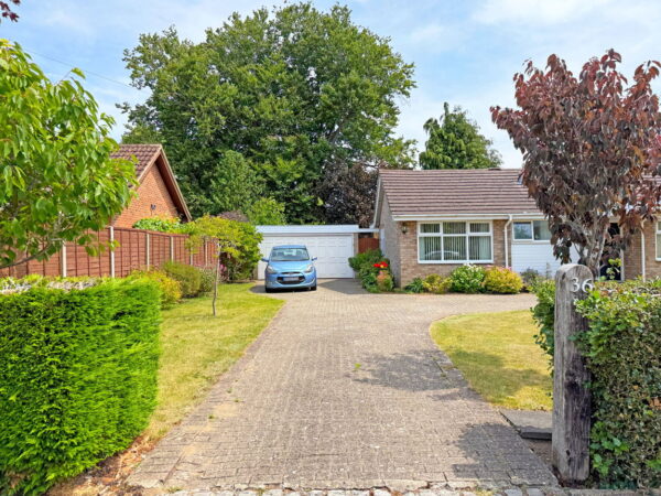 Darlow Drive, Biddenham, Bedford, Bedfordshire, MK40 4AY