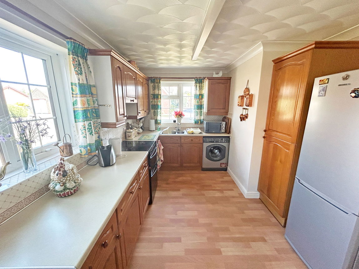 Thames Crescent, Hogsthorpe, Skegness, Lincolnshire, PE24 5PS