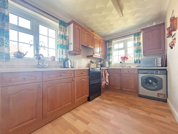 Thames Crescent, Hogsthorpe, Skegness, Lincolnshire, PE24 5PS