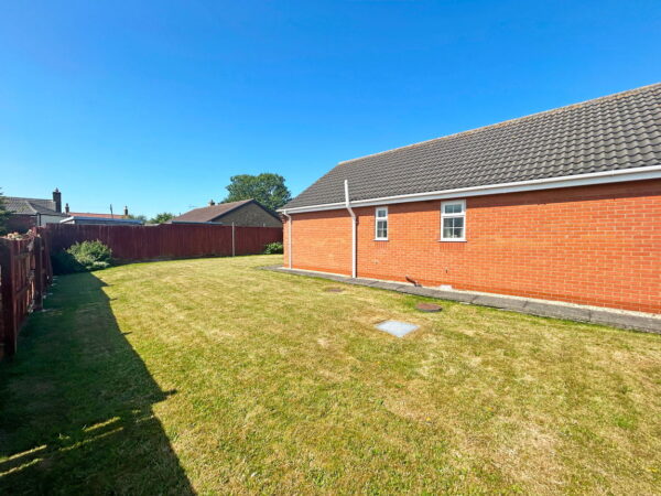 Thames Crescent, Hogsthorpe, Skegness, Lincolnshire, PE24 5PS
