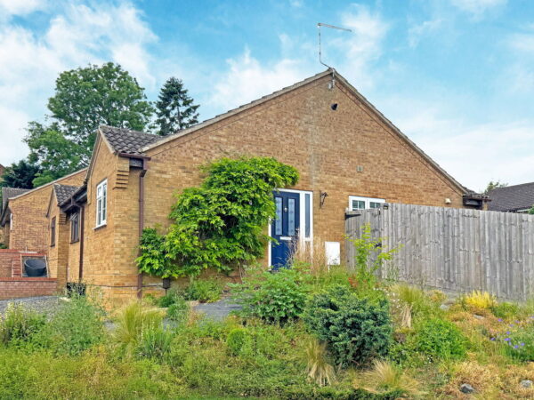 Robert Hill Close, Hillmorton, CV21