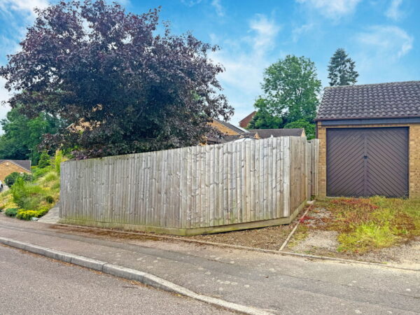 Robert Hill Close, Hillmorton, CV21