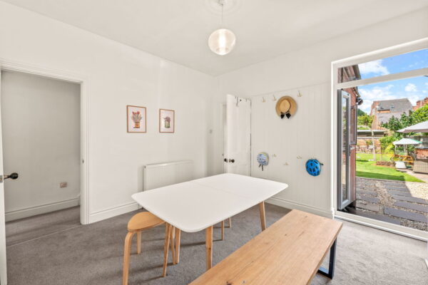 Fleeman Grove, West Bridgford, Nottingham, Nottinghamshire, NG2 5BH