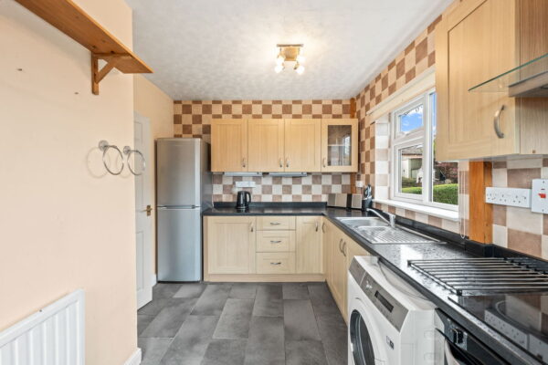 Holmewood Crescent, Nottingham, Nottinghamshire, NG5 5JG
