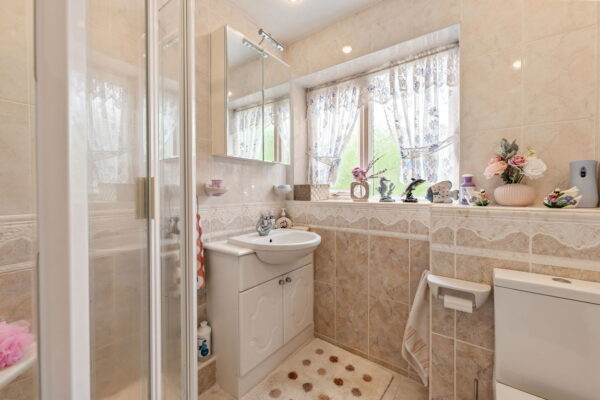 Verder Grove, Nottingham, NG5 9BH