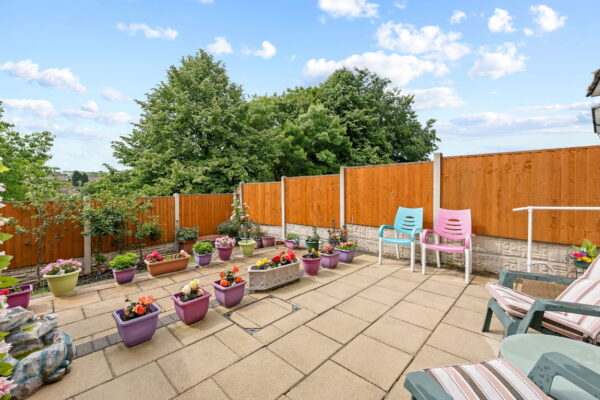Verder Grove, Nottingham, NG5 9BH