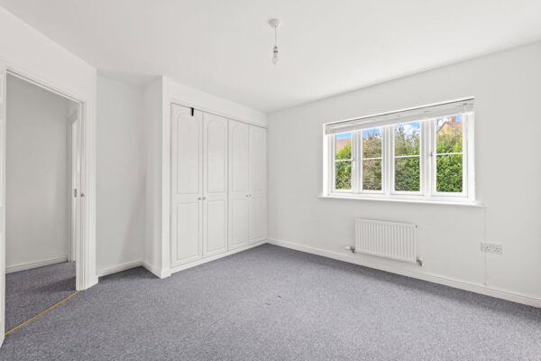 Green Close, Irthlingborough, NN9 5UN