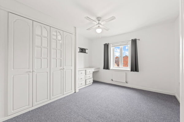 Green Close, Irthlingborough, NN9 5UN