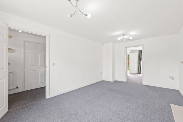Green Close, Irthlingborough, NN9 5UN