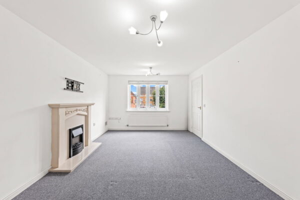 Green Close, Irthlingborough, NN9 5UN
