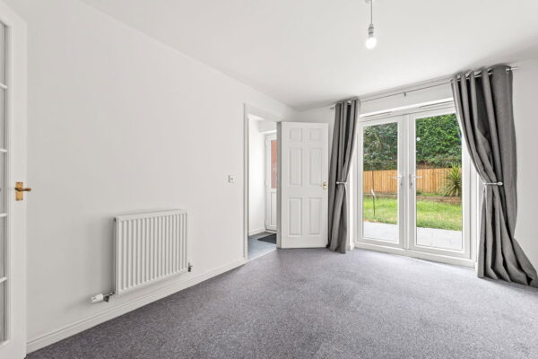 Green Close, Irthlingborough, NN9 5UN