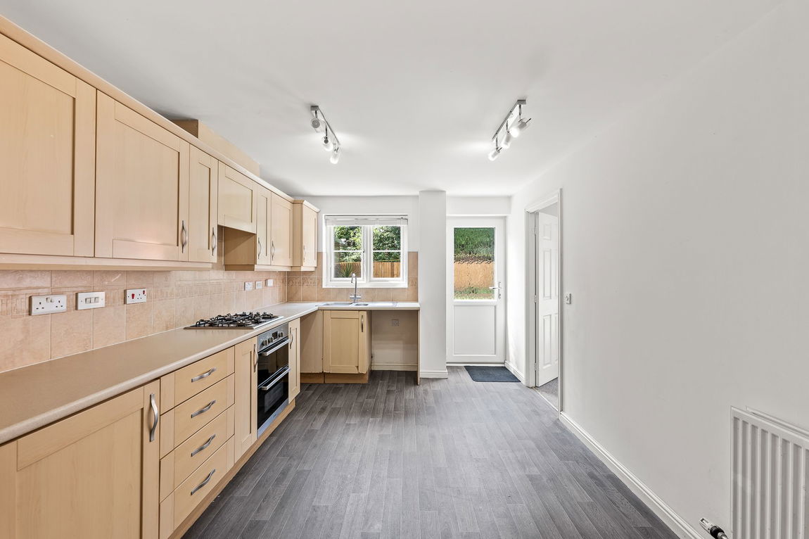 Green Close, Irthlingborough, NN9 5UN