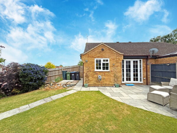 Robert Hill Close, Hillmorton, CV21