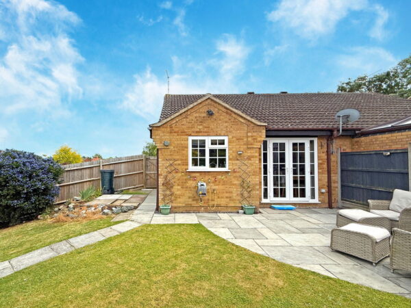 Robert Hill Close, Hillmorton, CV21