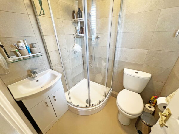 Lodge Road, Fleckney, Leicester, LE8 8BX