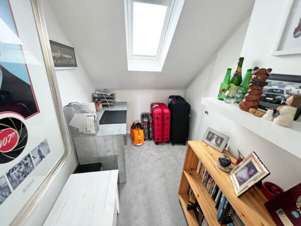 Hilton Close, Newhall, Swadlincote, DE11 0PE