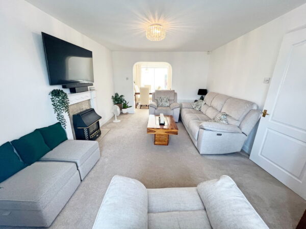Heawood Way, Braunstone, Leicester, LE3 3TJ
