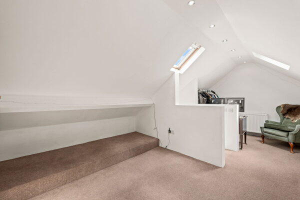 Mosswood Crescent, Nottingham, Nottinghamshire, NG5 5SW