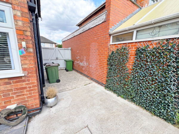 Willow Park Drive, Wigston, LE18 1EB