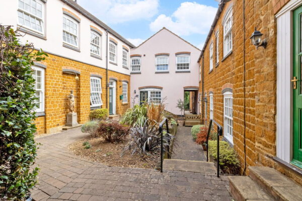 Hospital Hill, Rothwell, Kettering, Northamptonshire, NN14 6BN
