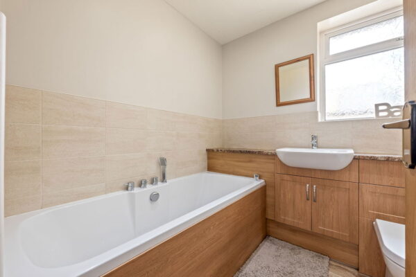 Cuillin Close, Nottingham, Nottinghamshire, NG5 5EH