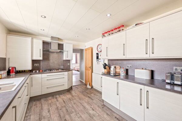 Cuillin Close, Nottingham, Nottinghamshire, NG5 5EH