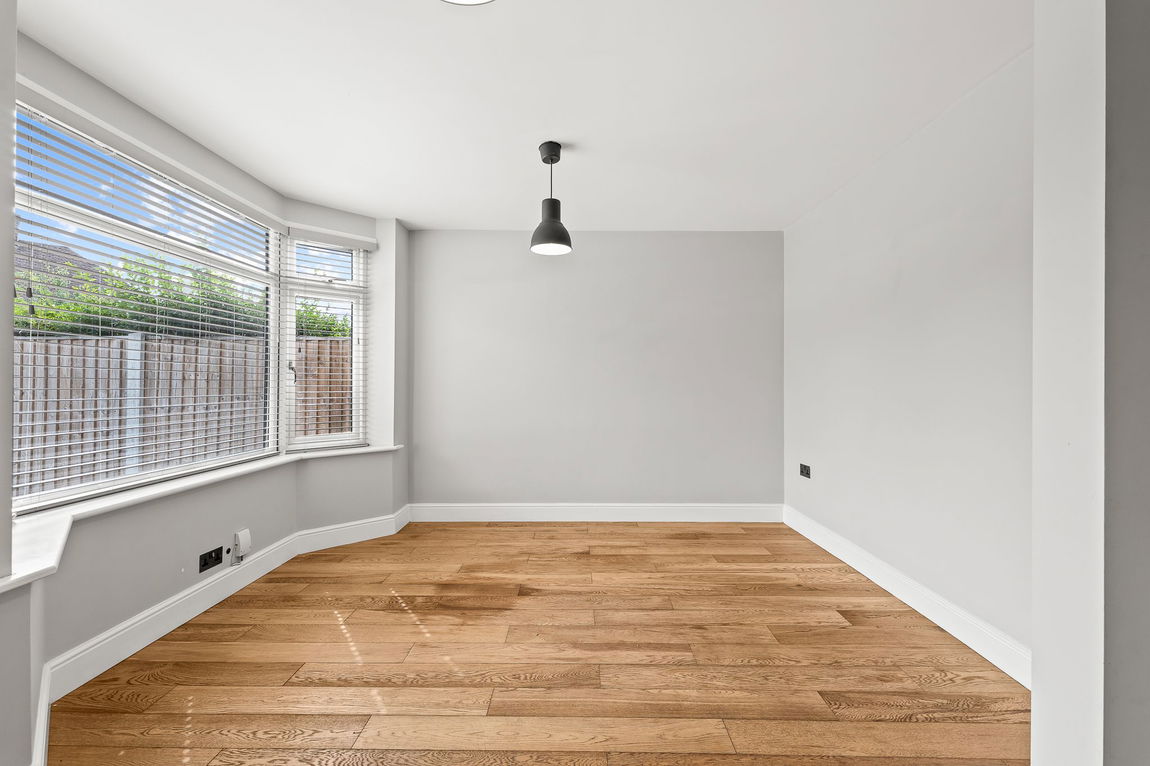 Hadbury Road, Nottingham, Nottinghamshire, NG5 1JZ