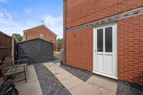 Silver Birch Close, Nottingham, Nottinghamshire, NG6 8PY