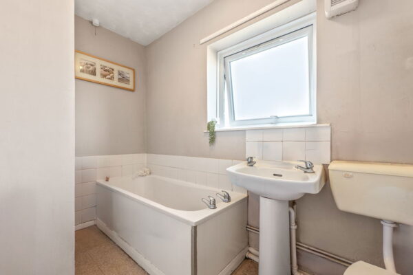 Wyrale Drive, Nottingham, Nottinghamshire, NG8 6NL