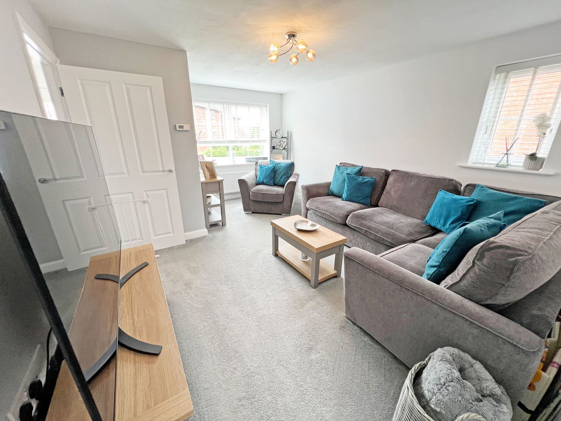 Davies Close, Coalville, LE67 2LG